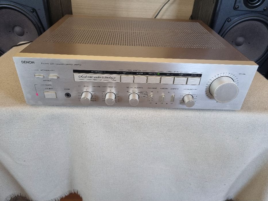 Denon PMA 737. 55 watts/canal. Impecabil.