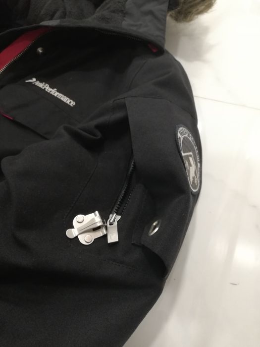 Дамска парка Peak Performance