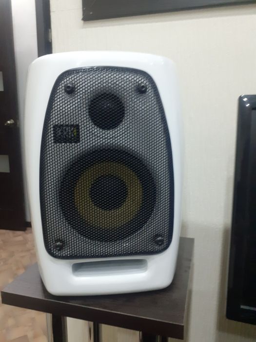KRK VXT 4 студийные мониторы ,пара,продам.