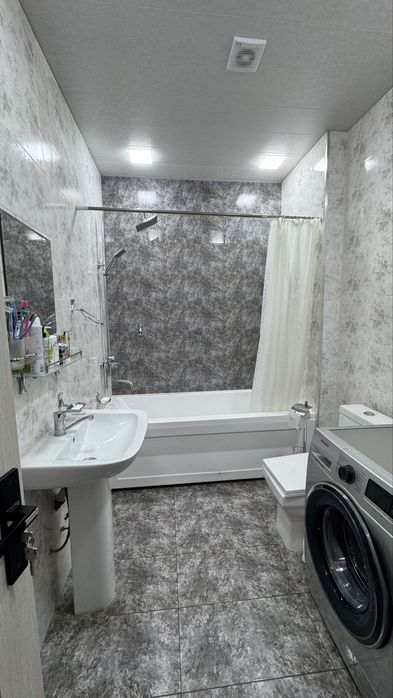 Qibray sentrda 1-etajda 5xonali kv sotiladi