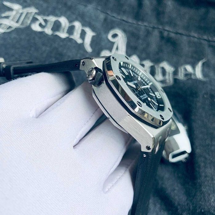 Audemars Piguet Royal Oak Offshore Diver cu mecanism automat