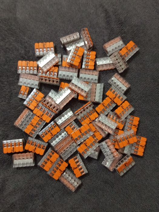 Cleme Wago ideale pentru conectari la fiecare comanda o banda izolier