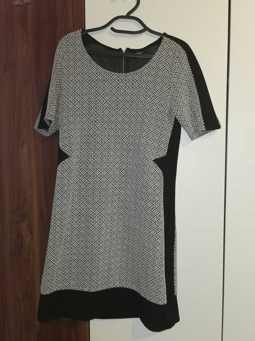 Рокля черно и бяло номер 42