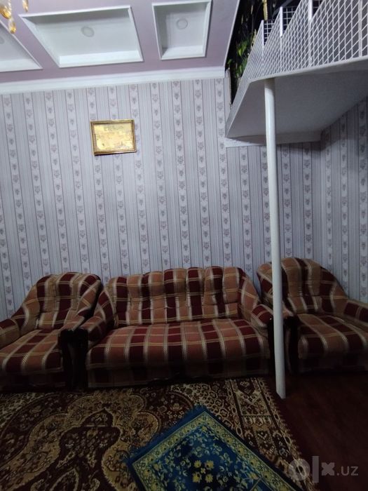 Divan kreslo sastayana zor xolatda