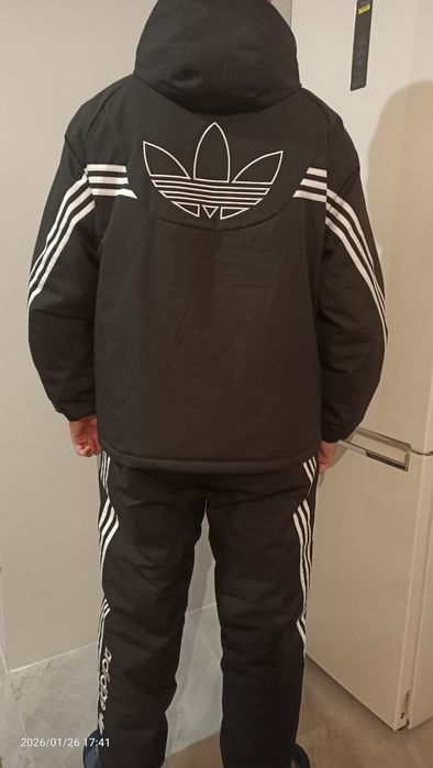 Продам спортивные костюмы