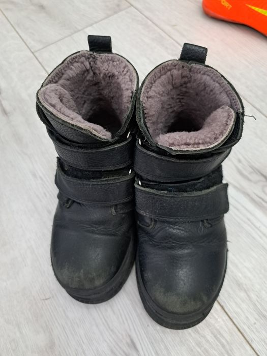 Продам обувь и куртки детские