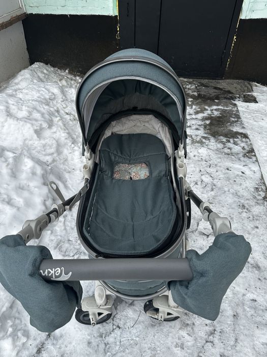 срочно продам коляску трансформер