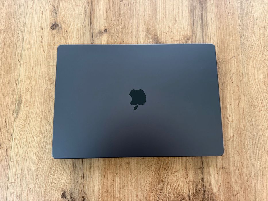 MacBook Pro 16" M4 PRO Chip 14-CPU/20-GPU/48GB RAM/512GB SSD В ГАРАНЦИЯ 28.12.2028г.