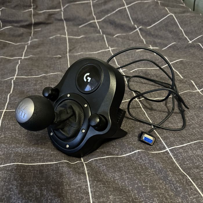 Volan Logitech G923 + Pedale + Shifter (PC/PS4/PS5)