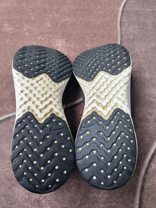 Nike React номер 45