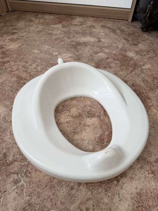 Деское сиденье на унитаз