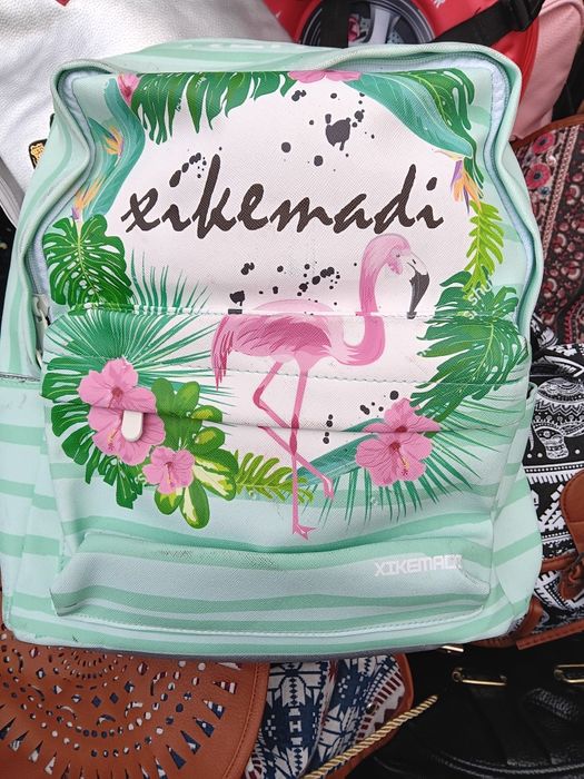 Затворен Магазин за Чанти 5-10лв.на едро