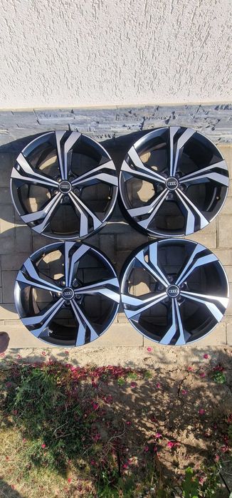 Jante originale Audi Sport de 20 de inch.