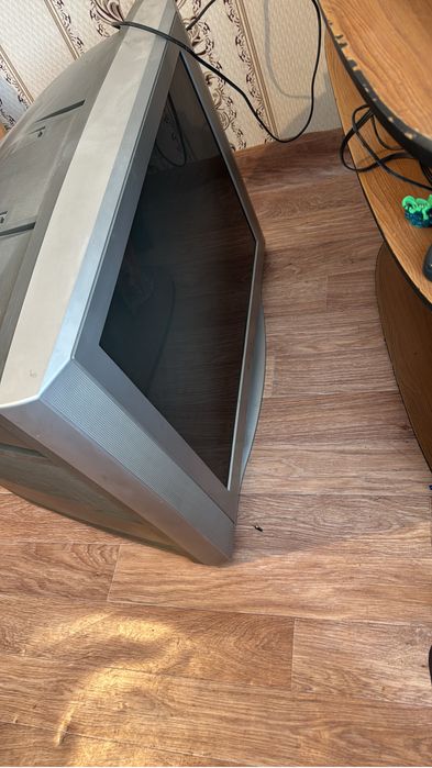 Продам телевизор