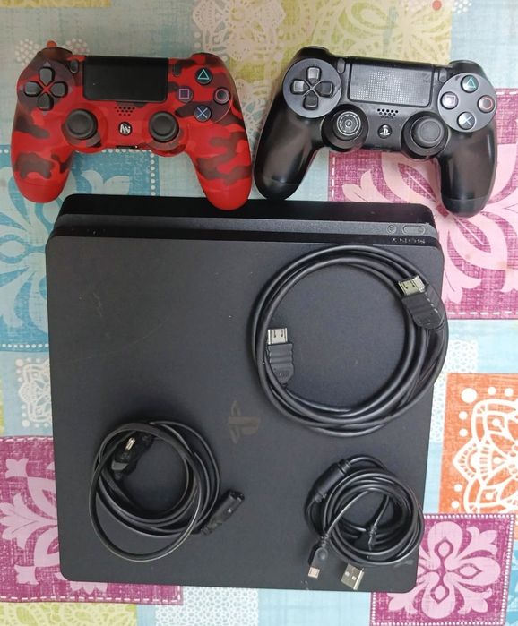 Play station 4 slim