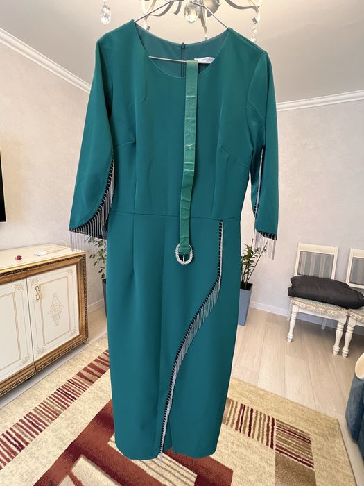 Турецкое платье размер 46-48, одевала 1 раз, куплена за 50000тг.