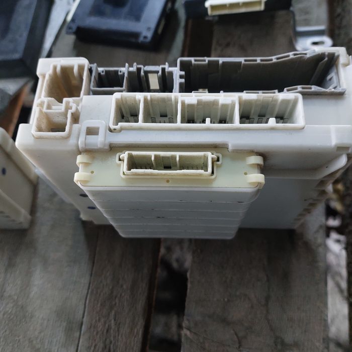 На Nissan электронные блоки