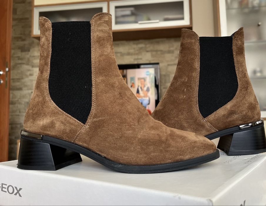 Дамски боти от велур