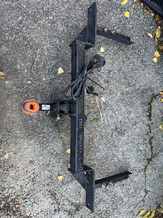 Теглич за Opel Insignia