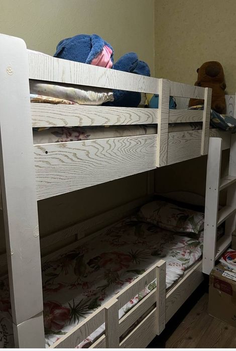 Продаётся двухъярусная кровать
