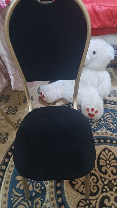 Стул железни бакувват сотилади холати аьло даражада