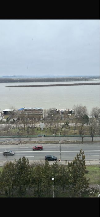 Vind apartament 3 camere bloc Dafin