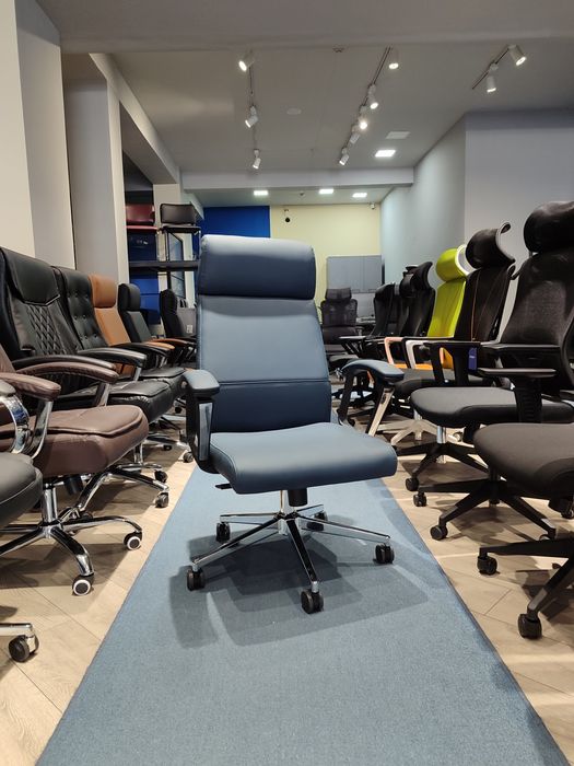 Офисное кресло для руководителя модель Elegant