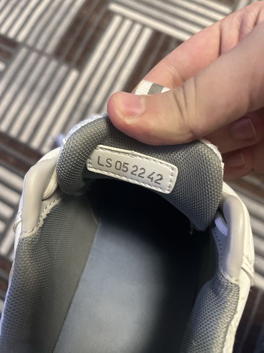 DIOR B22