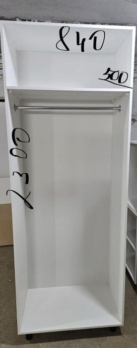 Шкаф новый 2х дверный