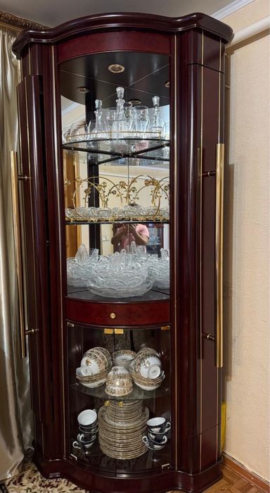 Угловой шкаф бар