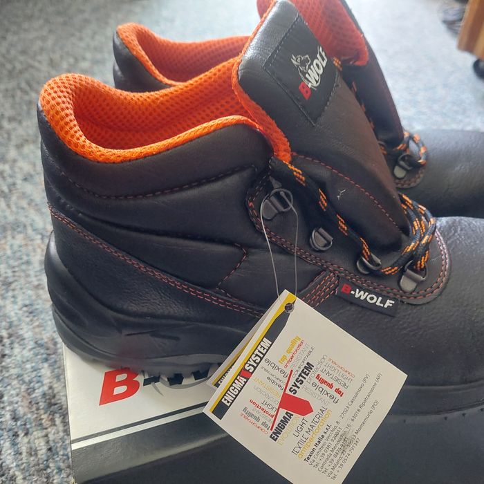 Работни обувки  ниски и високи!