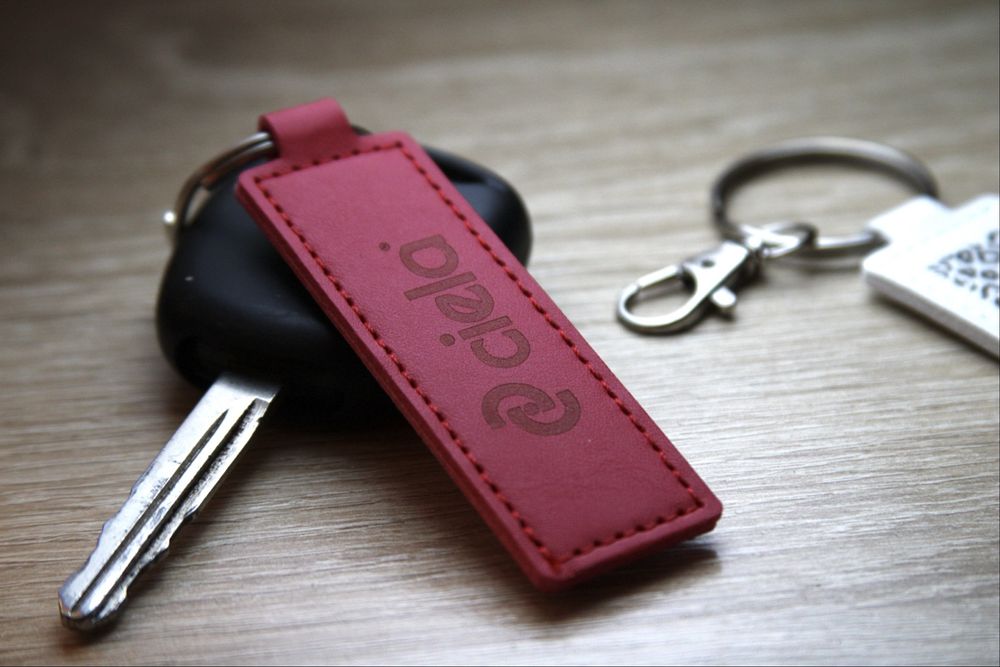 Персонализирани кожени ключодържатели за подарък