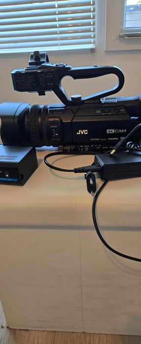 Видео камера   JVC 4 K CAM - AVCHD