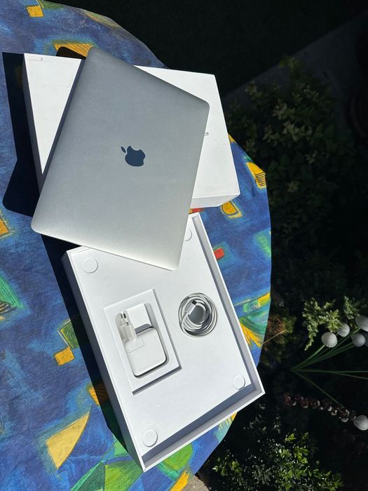 MacBook Air M1 8/256 EAC