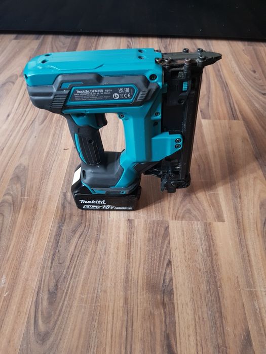 Pistol de cuie Makita DFN  350