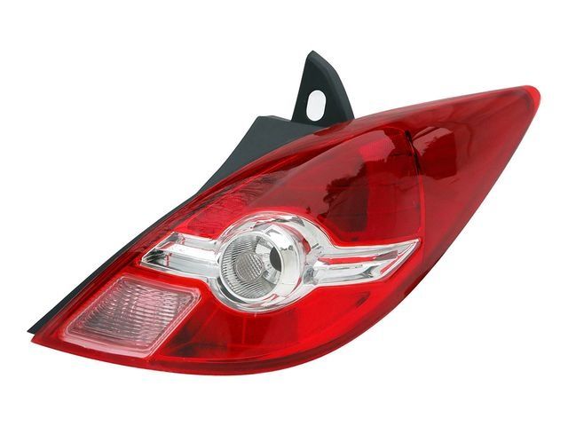 Nissan Tiida Xetchbek Stop fara Restayling