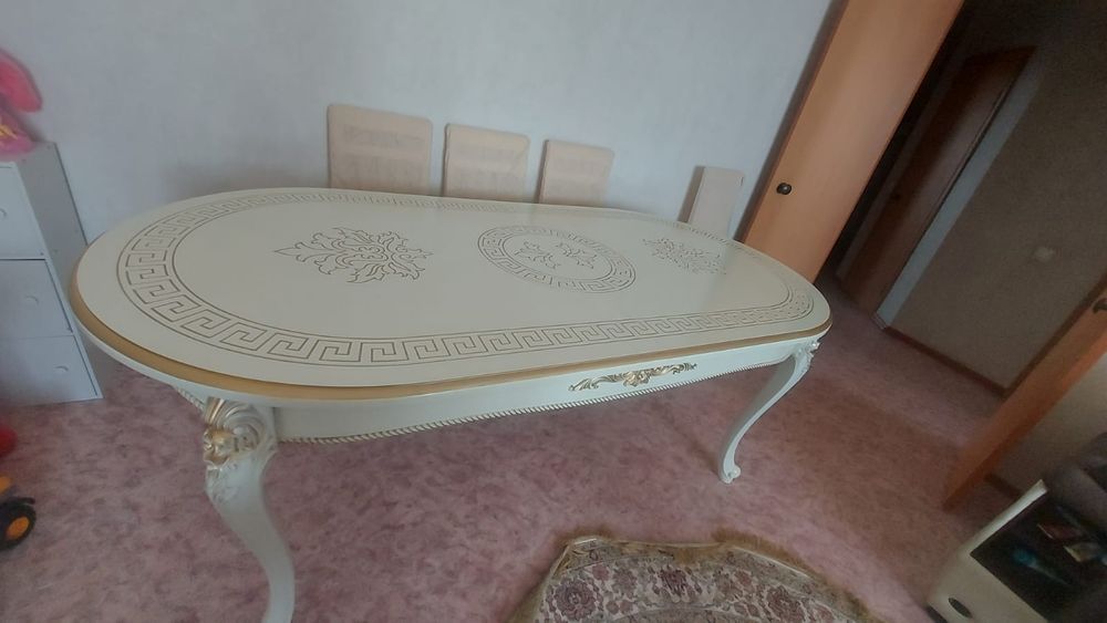 Продам стол в хо