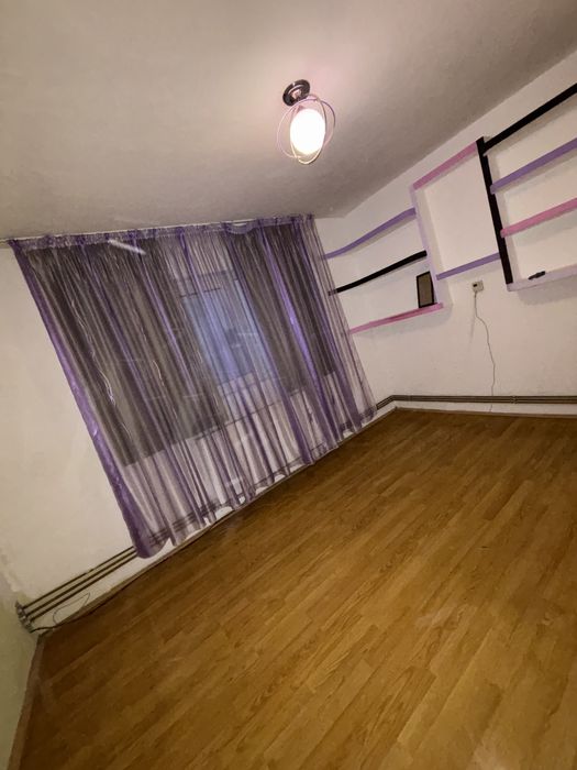 Vand apartament 2 camere semidecomandat