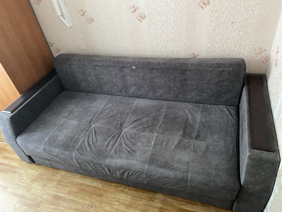 Диван бесплатно отдаем