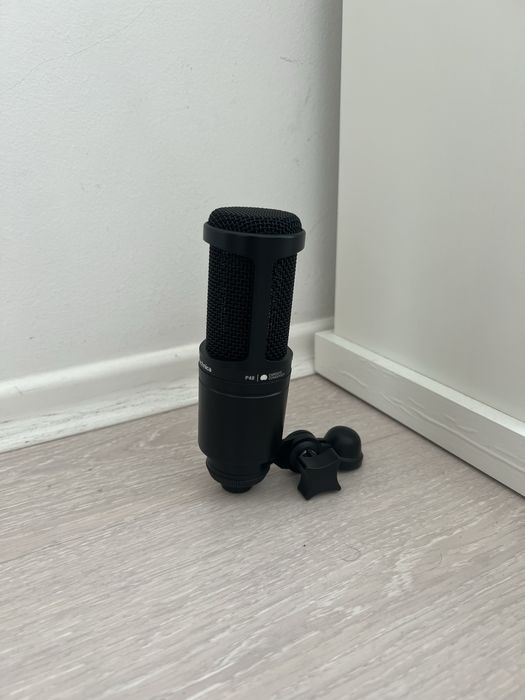 Микрофон Audio-Technica AT2020