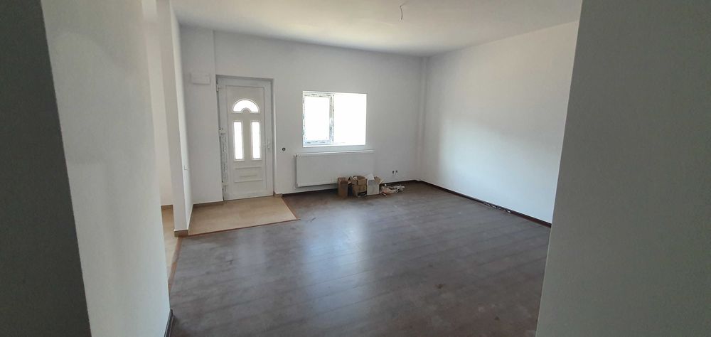 vand apartamente Maracineni