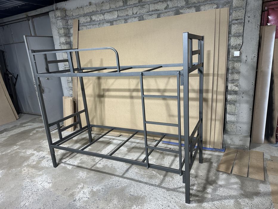 Двухъярусная кровать