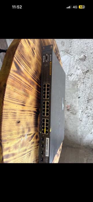 Switch Gigabit D-Link DGS-3224TGR.