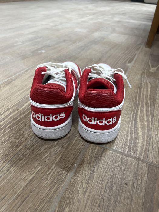 Adidas low red court