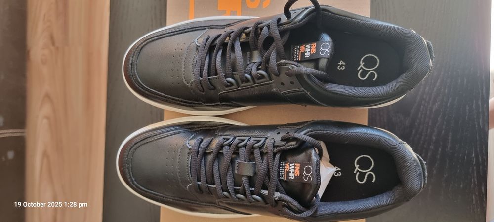 QS сникърси 43 черни нови