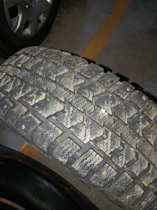 Продам шины зимние цешка на 15