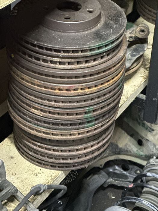 Цафа,амортизаторы,ступицы, тормозный диски