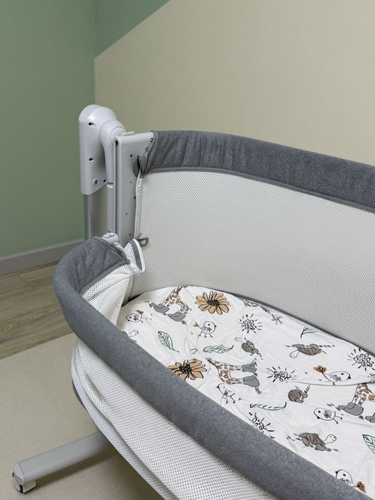 Детская кровать, трансформируется в  прикроватную и манеж