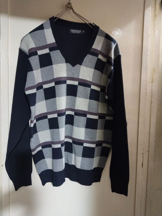 Свитера новые по 3000 тг