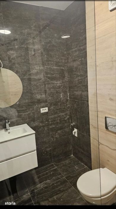 3 Camere / Nemobilat/ Sector 4 /  Parcare / Centrala Proprie